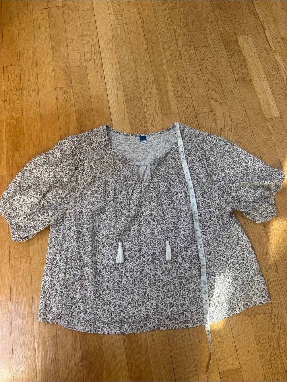 ☀️3/$15 Old Navy Puff-Sleeve Tie-Front Swing Top Large
